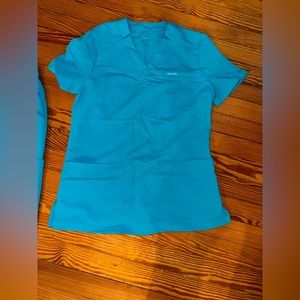 Jaanuu Scrub Shirt